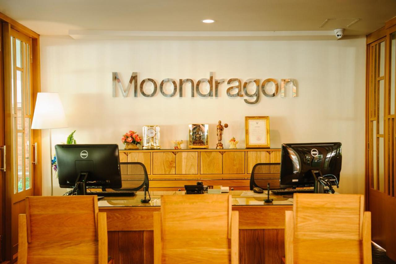 Moon Dragon